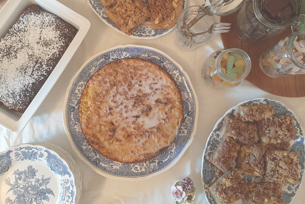 Apfel-Blechkuchen und Schoko-Brownies Wastelesshero